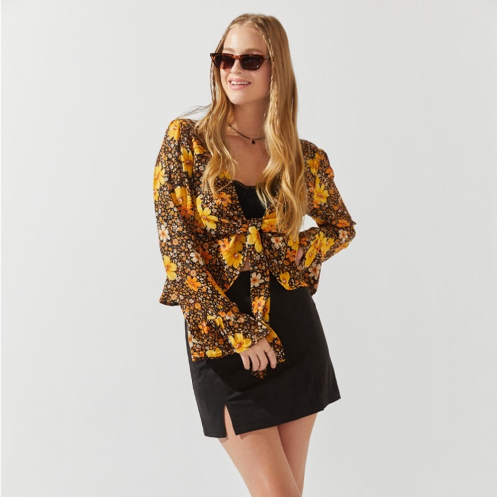 Tie in the front black floral top!